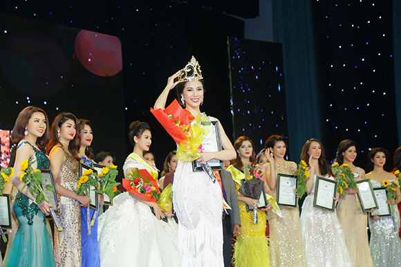 Người đẹp đến từ Bến Tre đăng quang nữ hoàng trang sức Việt Nam 2017