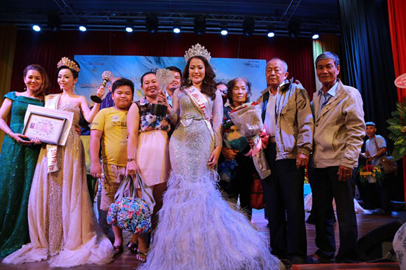 Anna Kim đã chạm đến cảm xúc công chúng, đăng quang Hoa hậu điện ảnh Việt Nam