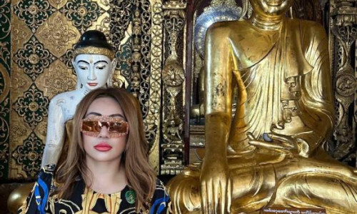 Hoa hậu Lee Lee Nguyễn viếng chùa linh thiên nhất Myanma