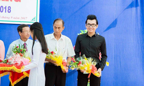 Á vương Ký Quốc Đạt và Top model Nguyễn Lợi truyền cảm xúc cho giới trẻ trong mùa tựu trường