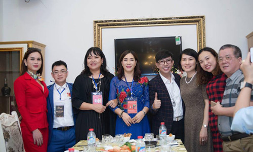 Nữ hoàng ngành trang sức Á khôi Hồ Thanh Hương nhận chức mới- Ủy viên BCH Hội kim hoàn đá quý Việt Nam