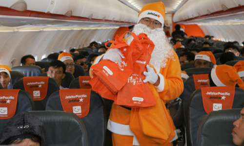 Ngỏ ý nhờ hãng hàng không tặng quà, cả gia đình bất ngờ có cả chuyến bay Noel đáng nhớ