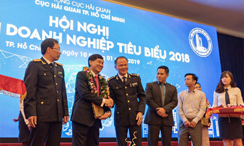 Công ty ông Hạnh Nguyễn được Cục Hải quan TP.HCM vinh danh