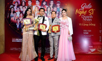 Đạo diễn Nguyễn Lê Thanh Hải hội ngộ Người Mẫu – MC Đức Tiến trên sân khấu vinh danh nghệ sĩ vì cộng đồng.