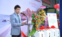 Bridgestone Việt Nam phối hợp cùng Toyota Hùng Vương tặng thùng rác thông minh cho Công Viên Nước Đầm Sen