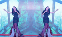 Nữ ca sĩ hải ngoại Kavie Trần đẹp như nữ thần trên thảm đỏ truyền hình Phụ nữ quyền năng