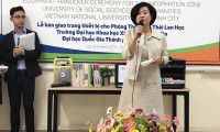 Central Group Việt Nam và B2S tài trợ nhiều trang thiết bị học tập cho phòng Thông tin Thái Lan học Trường ĐH KHXH & NV TP.HCM