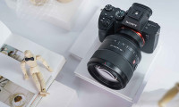 Sony α7 III – Dòng máy ảnh full-frame không gương lật sở hữu các công nghệ hình ảnh mới nhất trong một thiết kế vô cùng nhỏ gọn