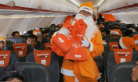 Ngỏ ý nhờ hãng hàng không tặng quà, cả gia đình bất ngờ có cả chuyến bay Noel đáng nhớ
