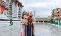 Vẻ đẹp hoàng cung chuẩn Thái Lan của Minh Chánh và vợ trẻ 